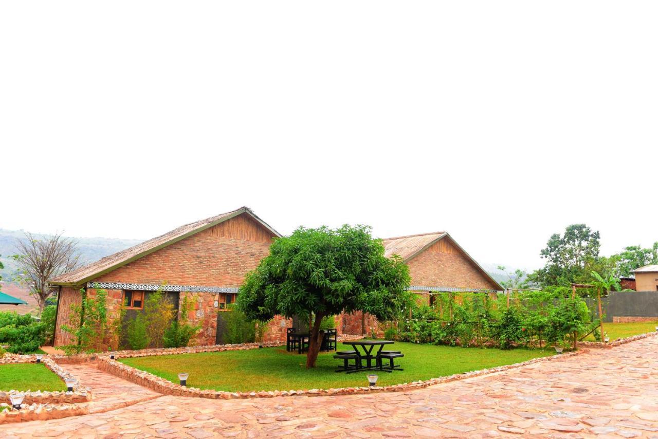 Akagera Transit Lodge Exterior photo